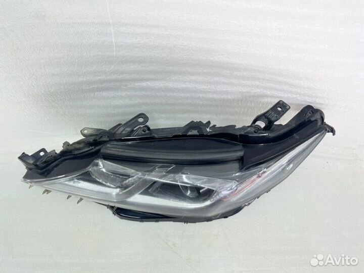 Фара левая Toyota Camry V70 2018-2021