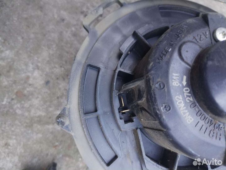 Мотор печки Мазда 3 2007г