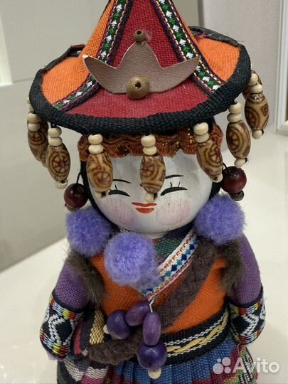 Национальная сувенирная кукла