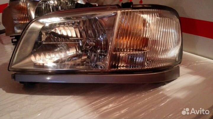 Фара ниссан куб Z-10 97-2002г правая/левая