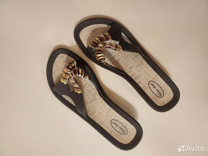 Шлепанцы женские
