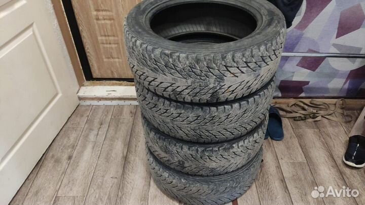 Nokian Tyres Hakkapeliitta R2 215/55 R17