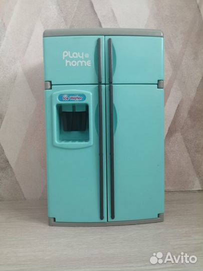 Холодильник игрушечный