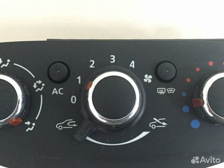 Блок управления отопителем Renault Sandero 2014