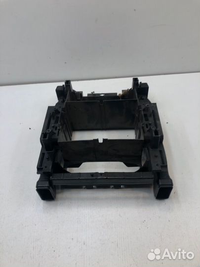 Кронштейн магнитолы Mercedes-Benz C-Class W203 M