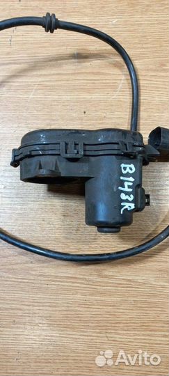 Привод ручника задний правый Mercedes-Benz B-Class