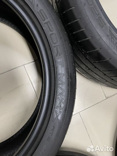 Dunlop SP Sport Maxx RT 2 255/40 R21 и 285/35 R21 105Y