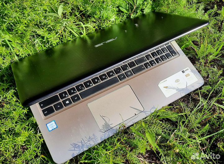 Ноутбук Asus R540U