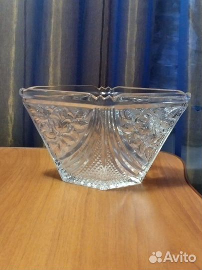 Хрустальная ваза