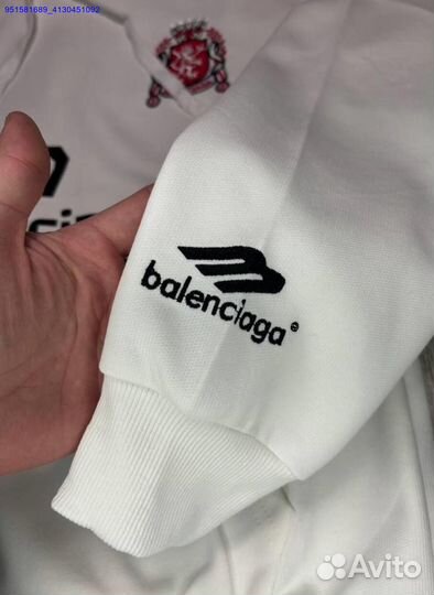 Balenciaga: худи для смелых решений