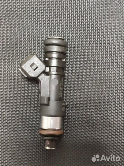 Форсунка топливная Ford Focus