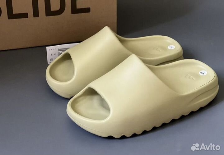 Adidas yeezy slide