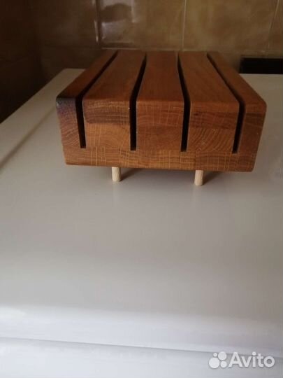 Деревянный держатель для ножей на кухню