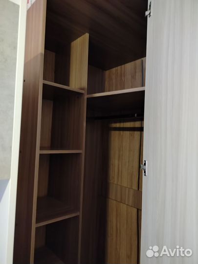 Угловой шкаф