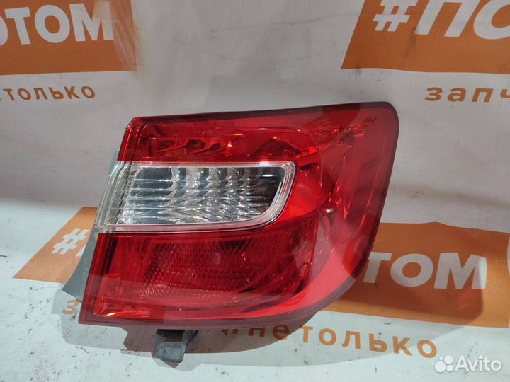 Фонарь задний правый Toyota Camry XV50 2012