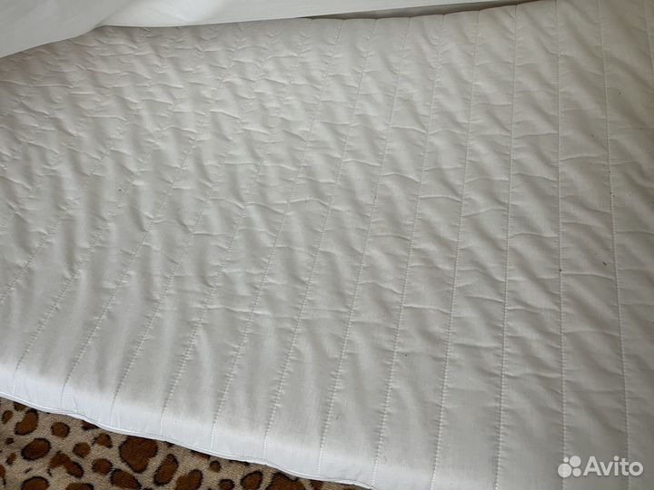 Детская кроватка с маятником и ящиком