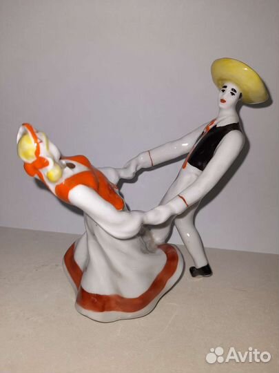 Фарфор мексиканский танец