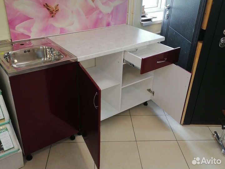 Кухонный гарнитур новый