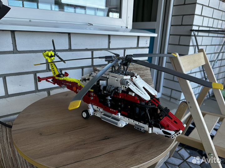 Lego вертолет Airbus H175