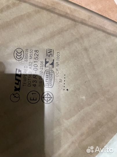 Стекло двери передней левой Mercedes E