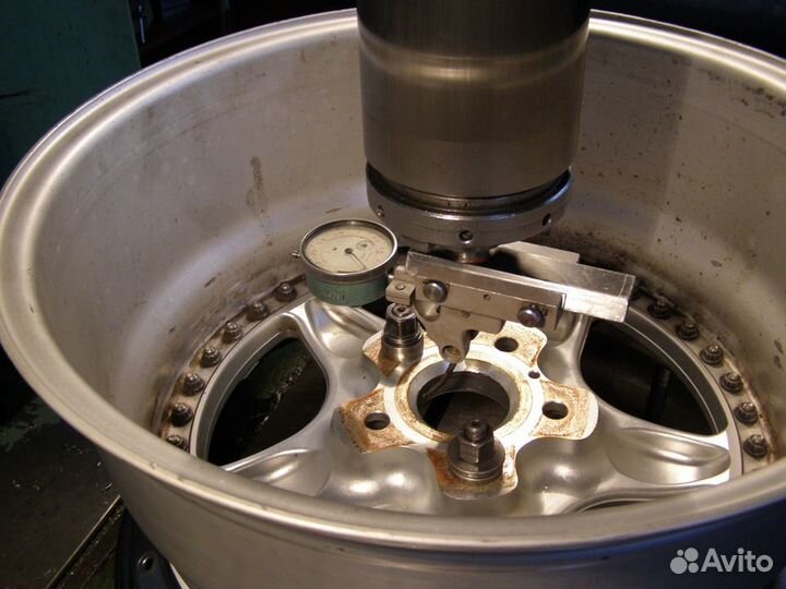 Расточка центрального отверстия колёсного диска