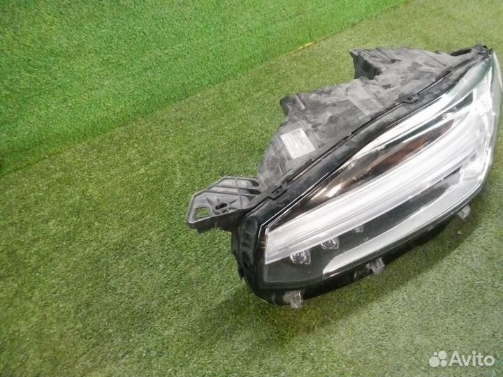 Фара левая Volvo XC90