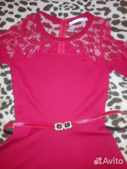 Красное платье с поясом