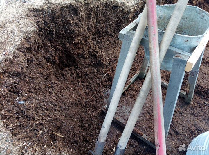 Навоз, перегной в мешках.машиной