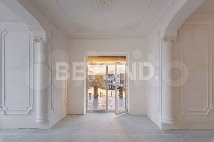 Дом 780 м² на участке 32 сот.