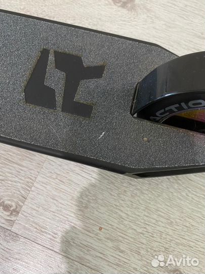 Трюковой самокат Reaction Stunt 4.0