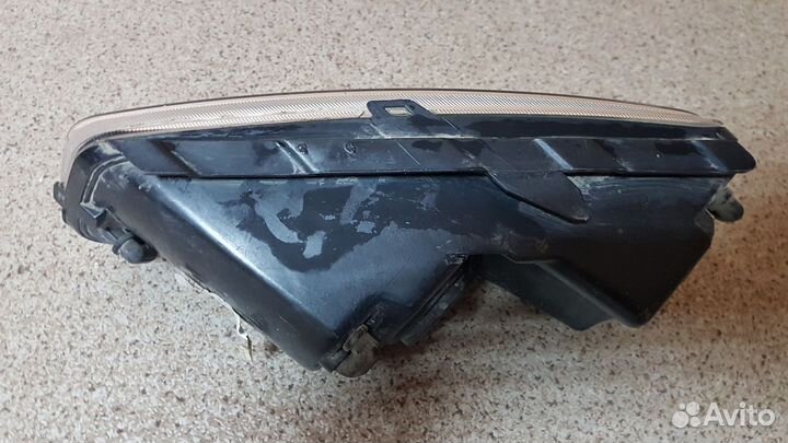 Правая противотуманная фара volkswagen polo