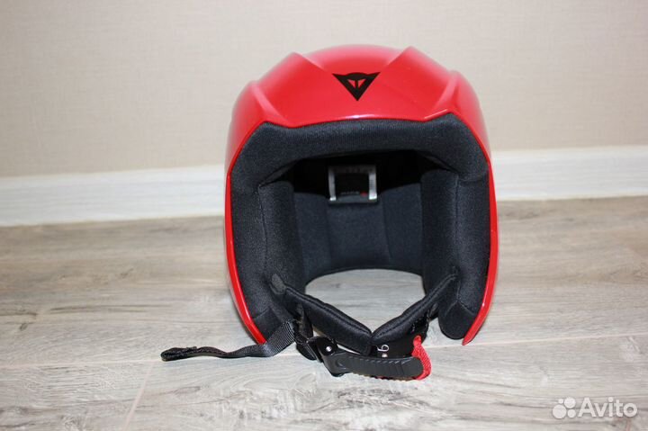Шлем для катания на горных лыжах и сноуборде