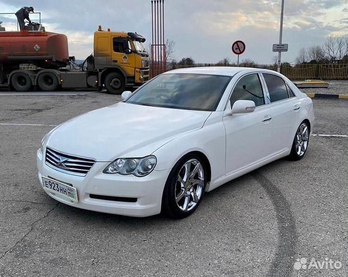 В разборе Toyota mark x