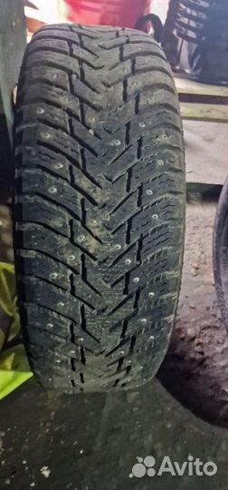 Nokian Tyres Hakkapeliitta 8 SUV 215/65 R16 102