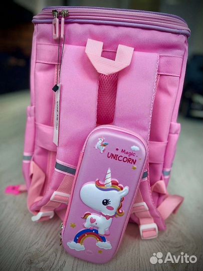 Рюкзак для девочки ортопедический с пеналом новый