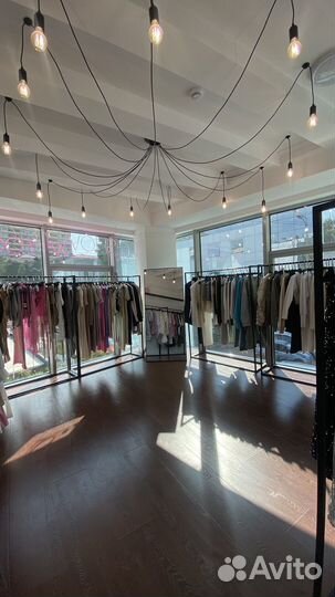 Шоурум женской одежды