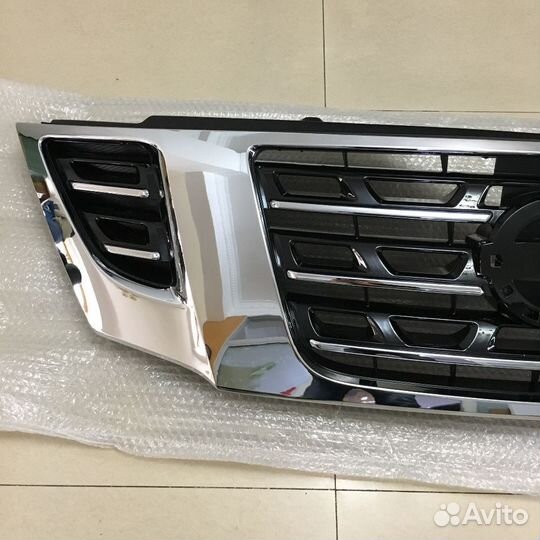 Nissan Patrol Y62 Решетка радиатора G3ZW1