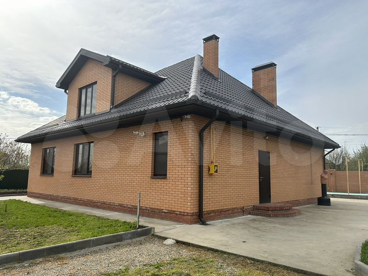 Дом 195 м² на участке 15 сот.