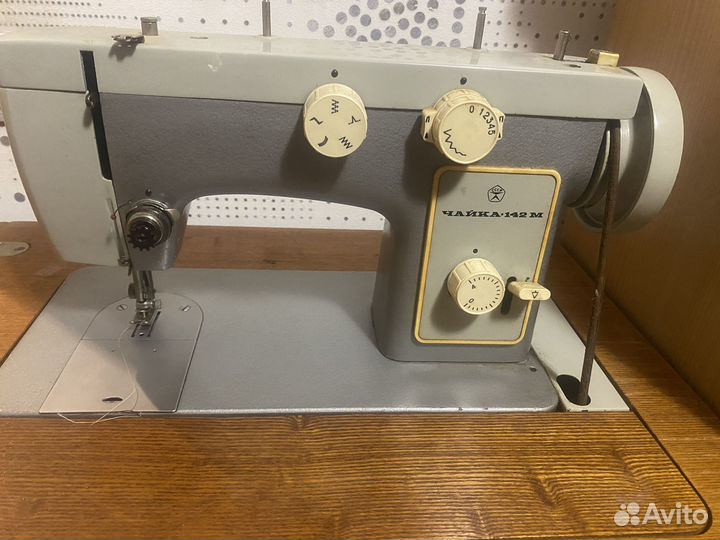 Швейная машина Чайка 142м