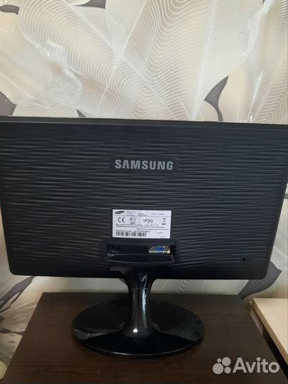 Монитор Samsung LS19A300