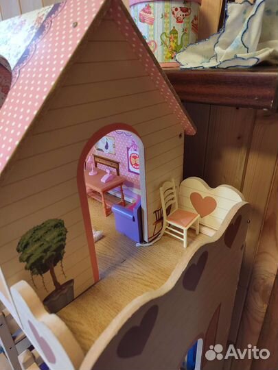 Домик кукольный