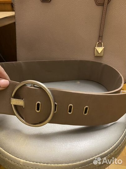 Ремень женский б/у фирмы Mango светло-коричневый