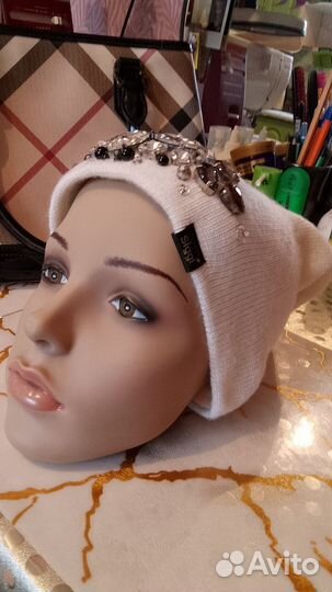 Шапка женская стразами