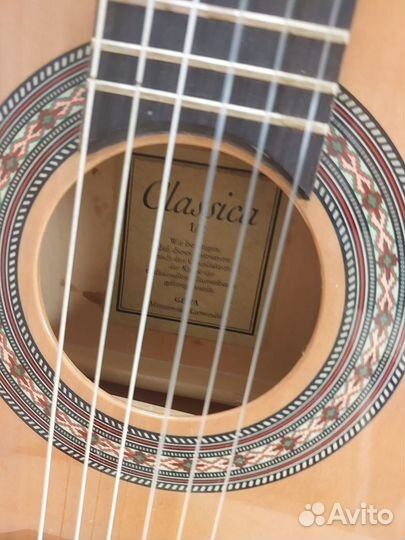 Классическая гитара 1/2
