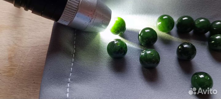 Бусины из зелёного нефрита 12 мм
