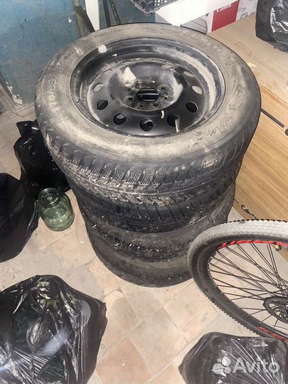 Accelera 651 2.25/4.5 R4