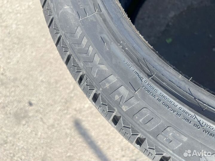 Sonix Winter Xpro Studs 69 275/45 R20 135U