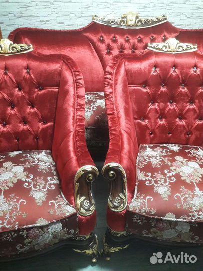 Диван + два кресла. Дубовый каркас. Новое