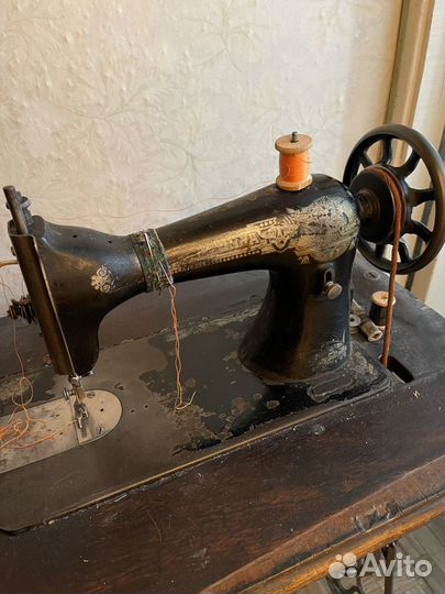 Швейная машина СССР ножная винтажная