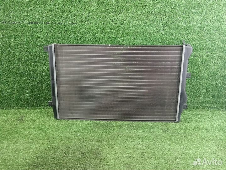 Радиатор охлаждения Audi A3 8P